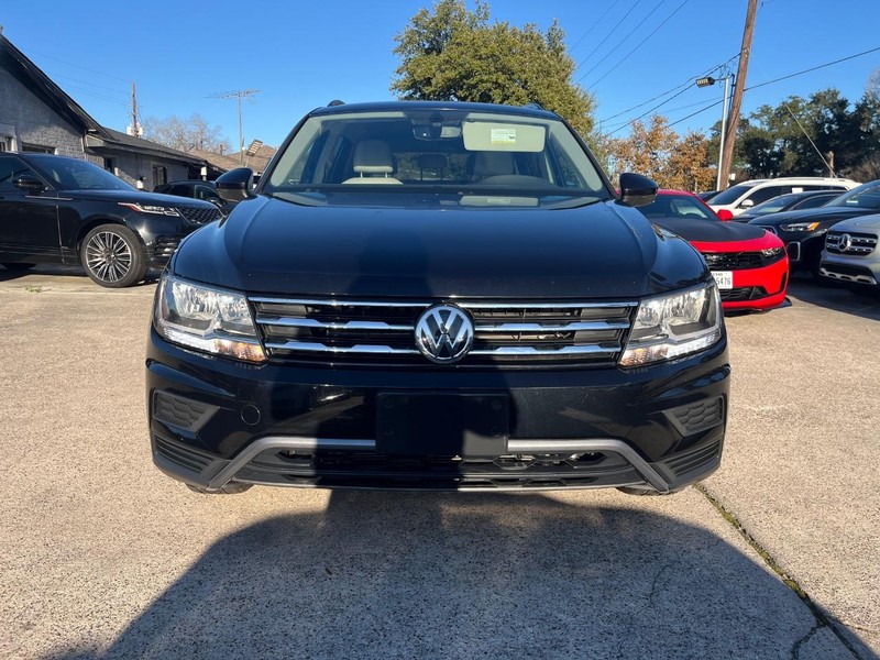 Volkswagen Tiguan Vehicle Full-screen Gallery Image 02