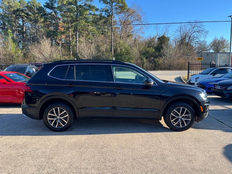 Volkswagen Tiguan Vehicle Full-screen Gallery Image 05