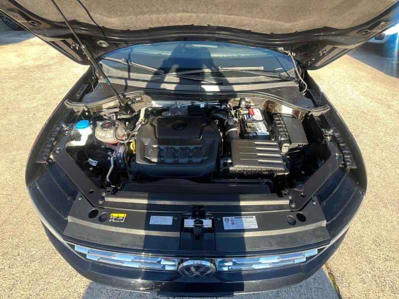 Volkswagen Tiguan Vehicle Full-screen Gallery Image 29