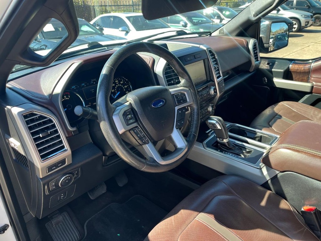 Ford F-150 Vehicle Full-screen Gallery Image 10