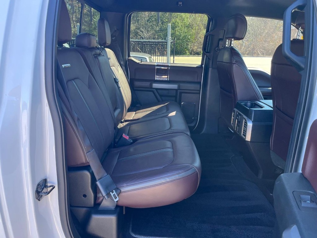 Ford F-150 Vehicle Full-screen Gallery Image 16