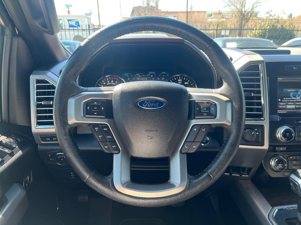 Ford F-150 Vehicle Full-screen Gallery Image 20