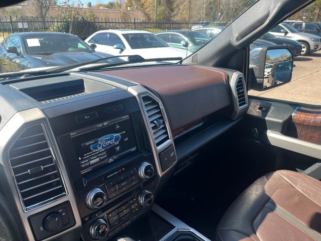 Ford F-150 Vehicle Full-screen Gallery Image 24