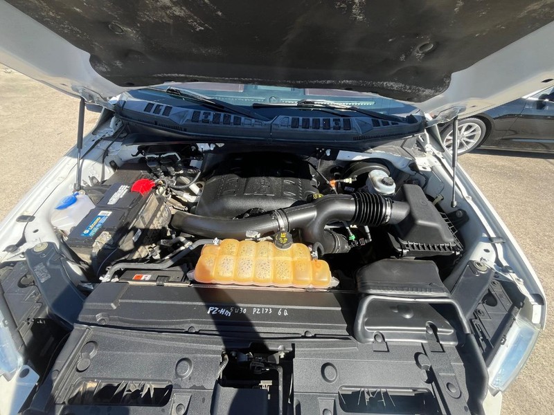 Ford F-150 Vehicle Full-screen Gallery Image 28