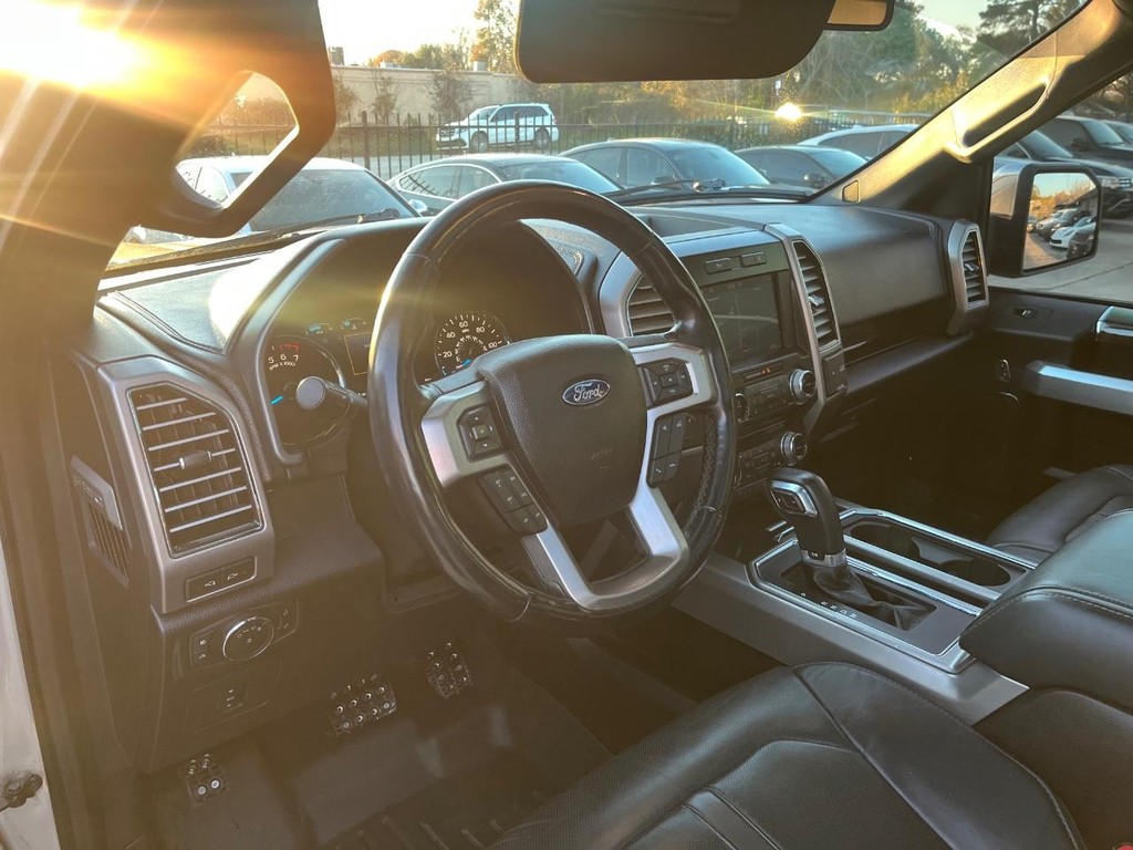 Ford F-150 Vehicle Full-screen Gallery Image 10