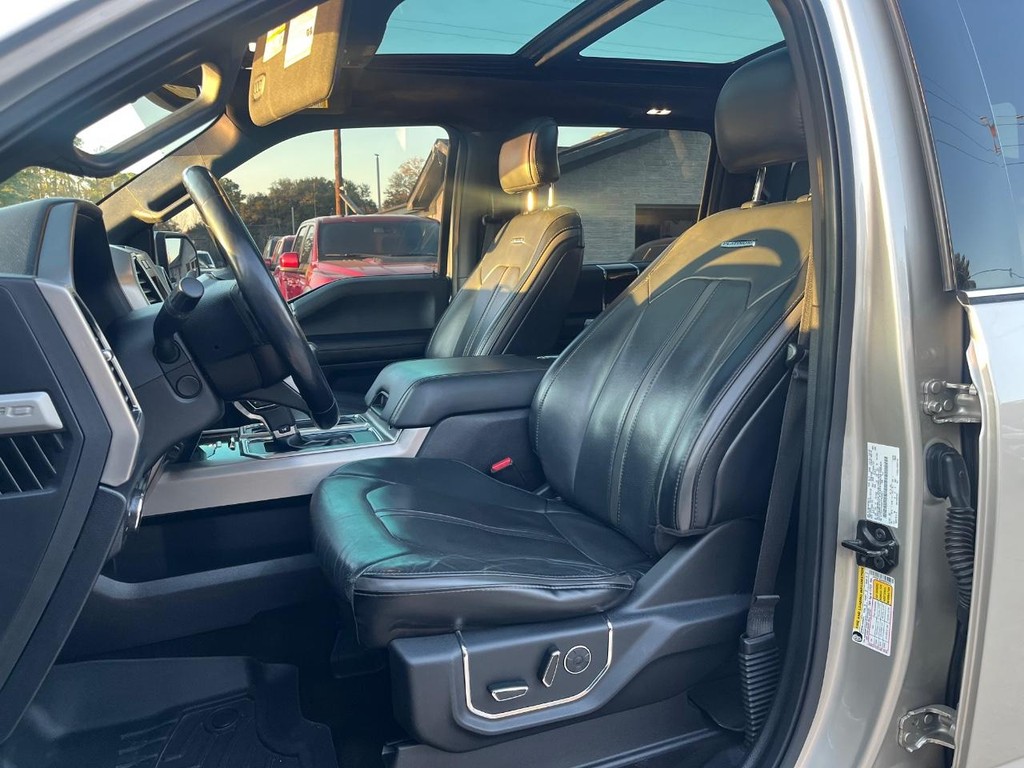 Ford F-150 Vehicle Full-screen Gallery Image 11