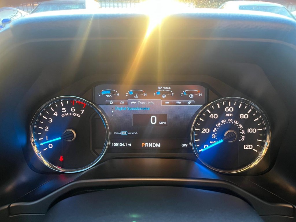 Ford F-150 Vehicle Full-screen Gallery Image 21