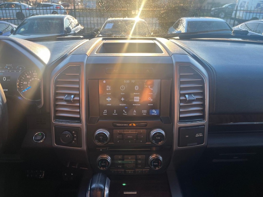 Ford F-150 Vehicle Full-screen Gallery Image 22