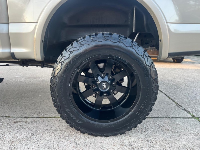 Ford F-150 Vehicle Full-screen Gallery Image 27