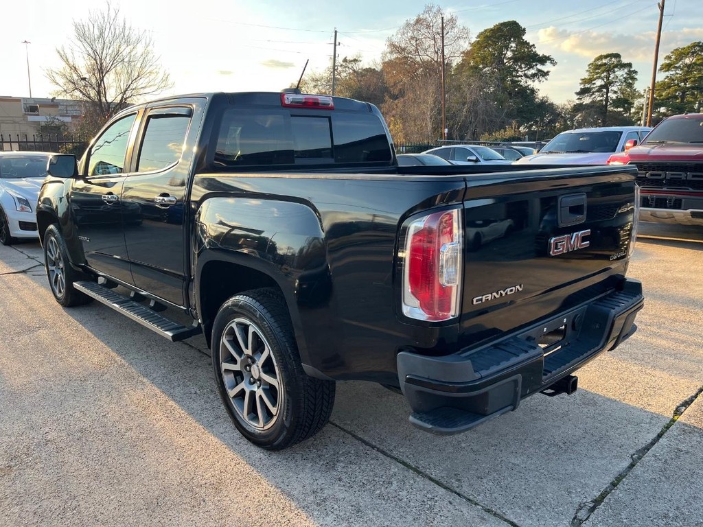 GMC Canyon Vehicle Full-screen Gallery Image 08