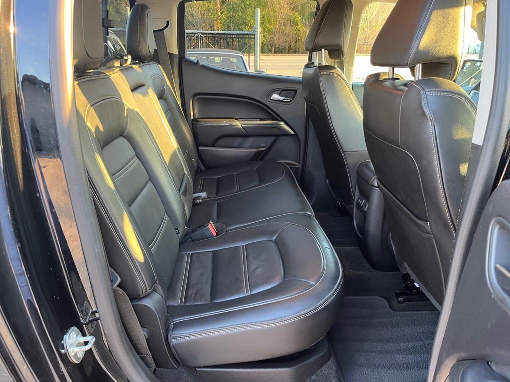 GMC Canyon Vehicle Full-screen Gallery Image 15