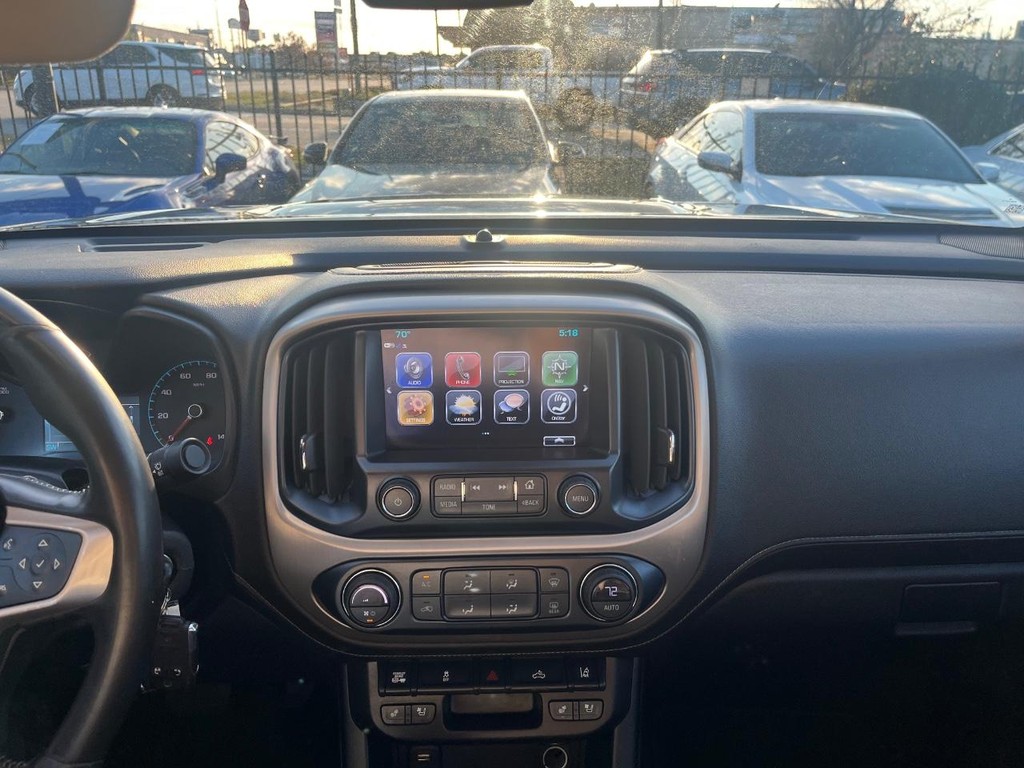 GMC Canyon Vehicle Full-screen Gallery Image 21