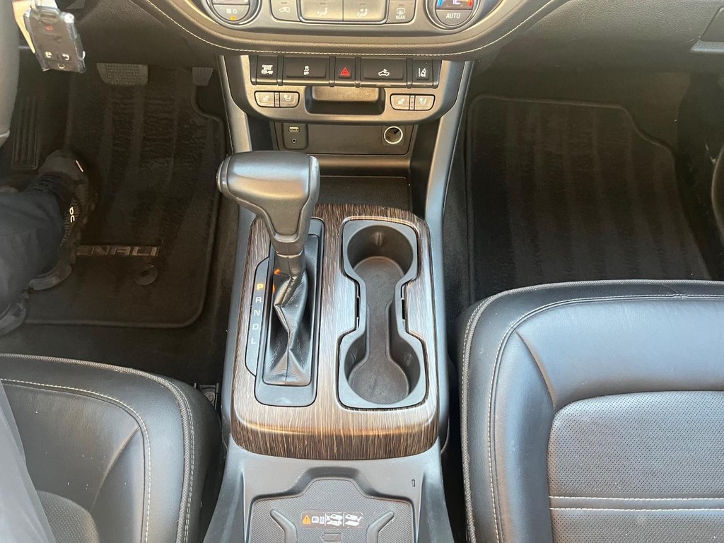 GMC Canyon Vehicle Full-screen Gallery Image 22