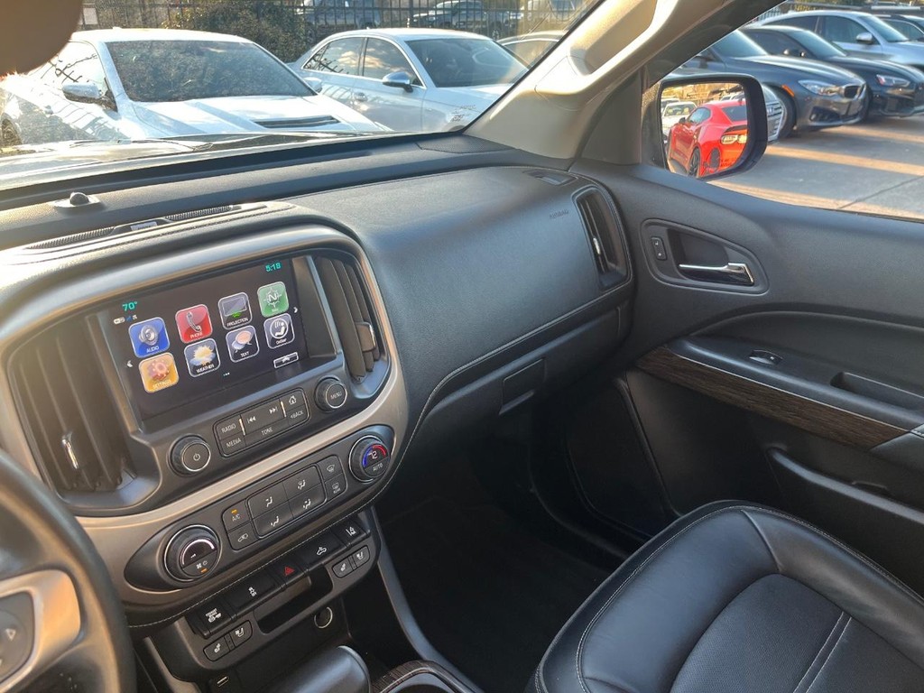 GMC Canyon Vehicle Full-screen Gallery Image 23