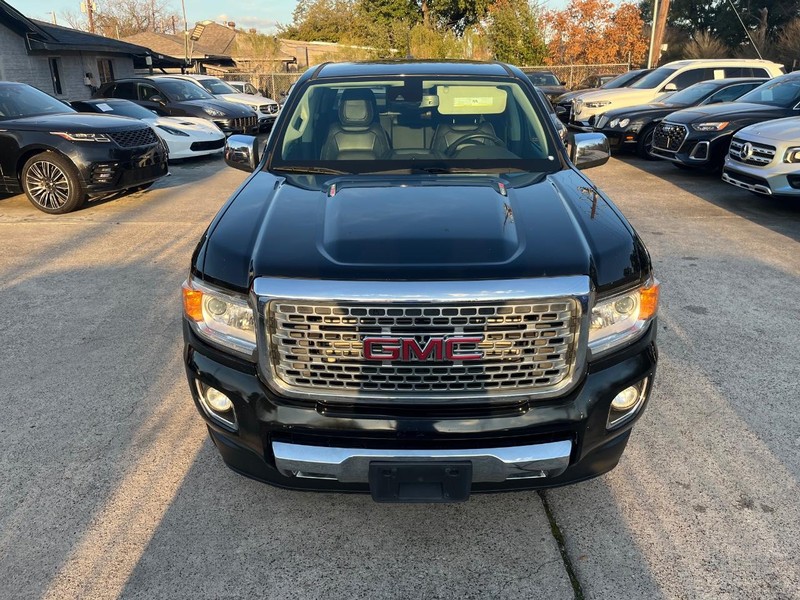 GMC Canyon Vehicle Full-screen Gallery Image 03