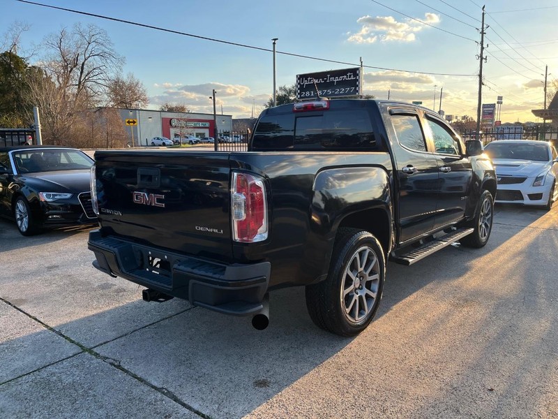 GMC Canyon Vehicle Full-screen Gallery Image 06