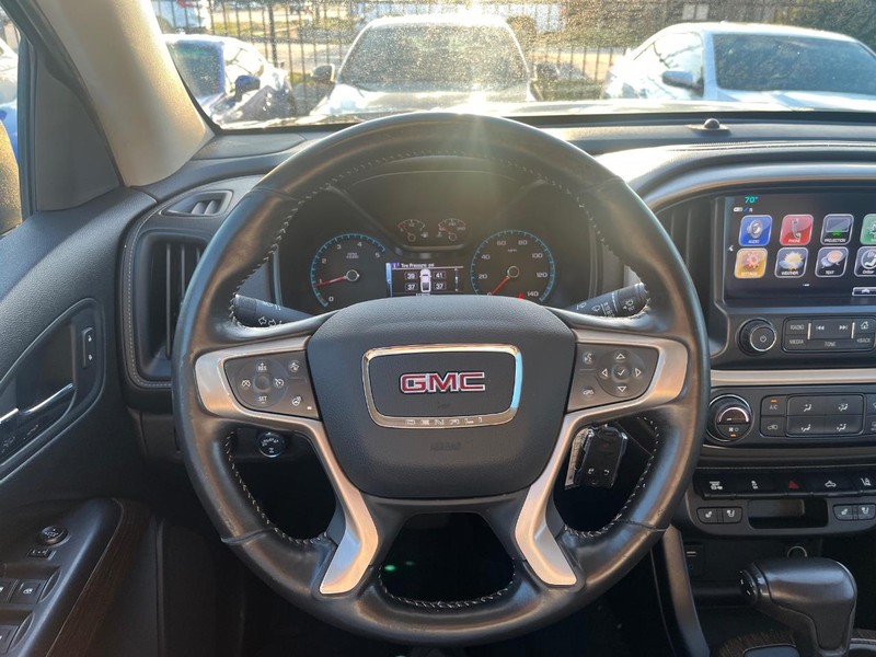 GMC Canyon Vehicle Full-screen Gallery Image 19