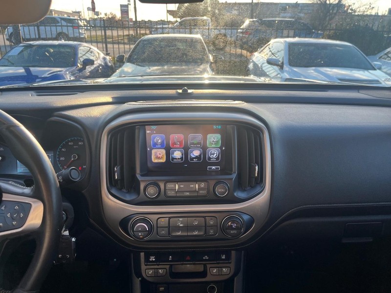 GMC Canyon Vehicle Full-screen Gallery Image 21