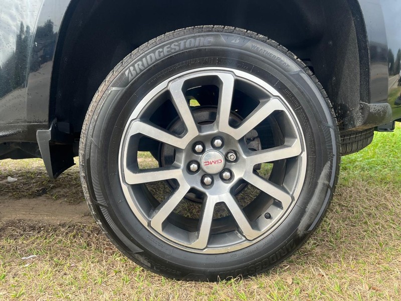 GMC Canyon Vehicle Full-screen Gallery Image 25