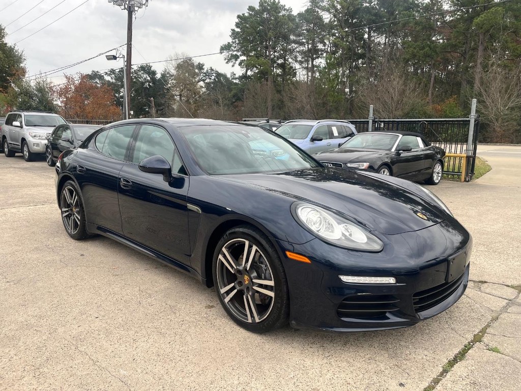 Porsche Panamera Vehicle Full-screen Gallery Image 03