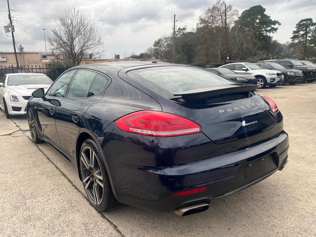 Porsche Panamera Vehicle Full-screen Gallery Image 07