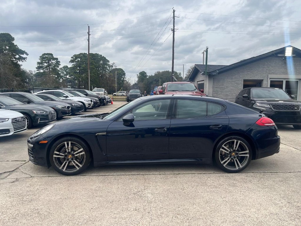 Porsche Panamera Vehicle Full-screen Gallery Image 08