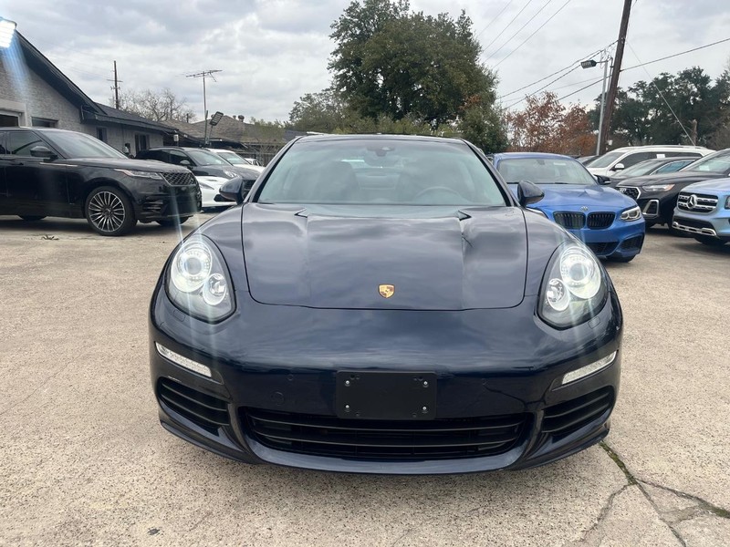 Porsche Panamera Vehicle Full-screen Gallery Image 02