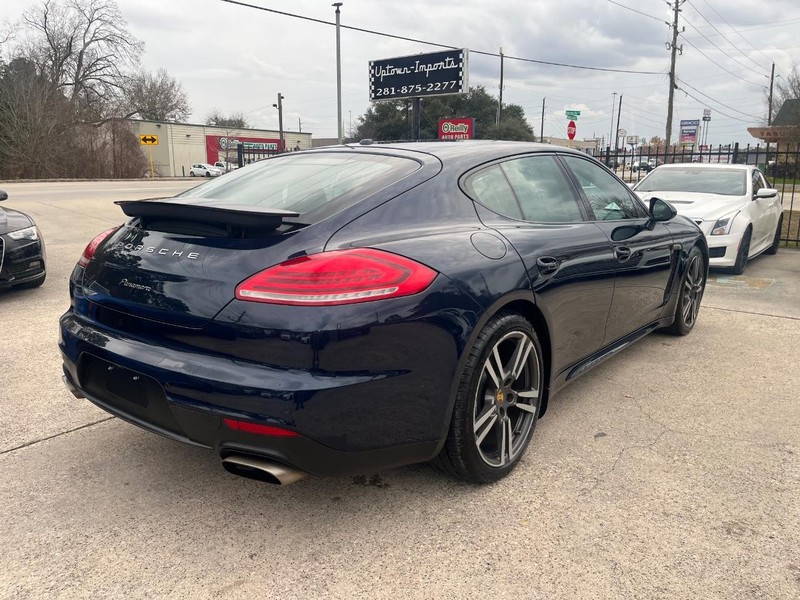 Porsche Panamera Vehicle Full-screen Gallery Image 05