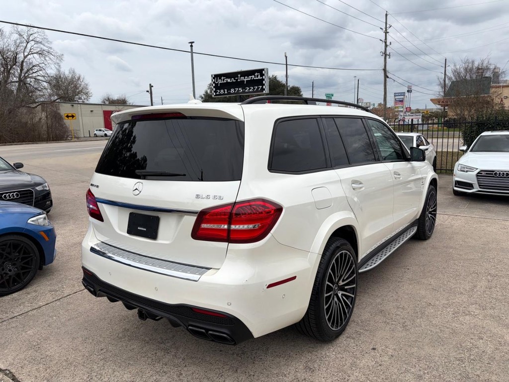 Mercedes-Benz GLS 63 AMG Vehicle Full-screen Gallery Image 06