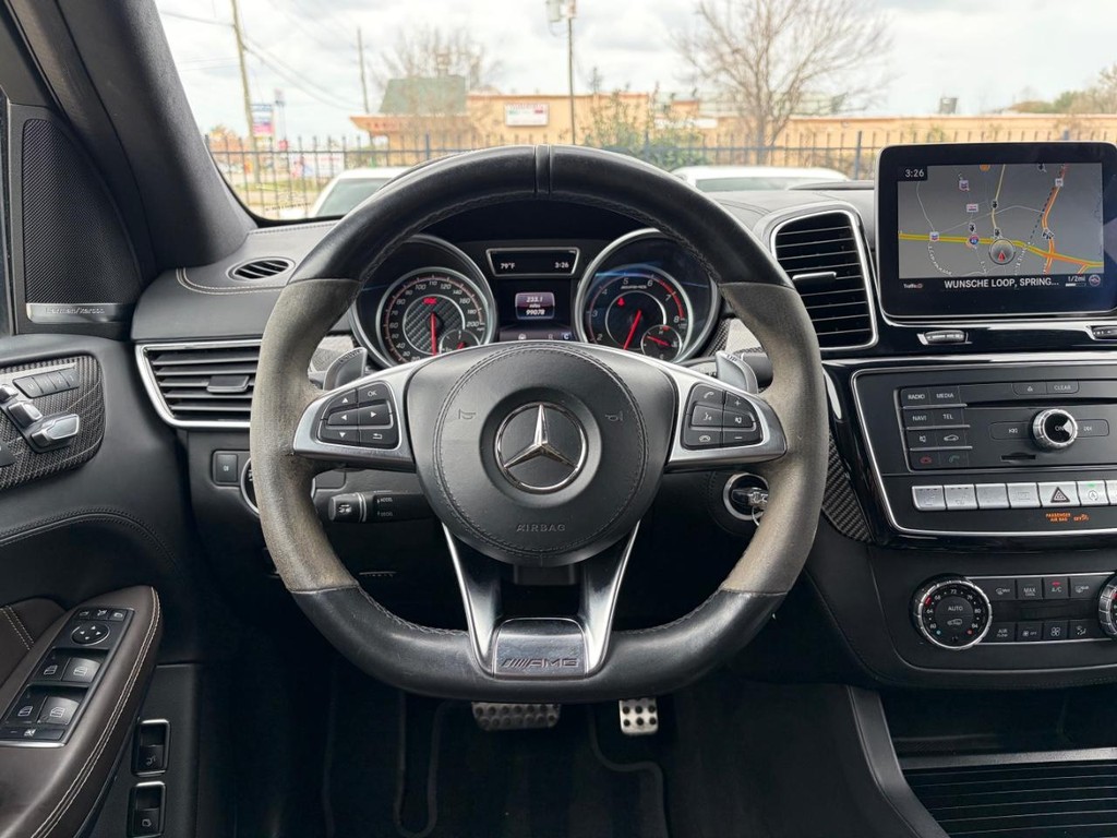 Mercedes-Benz GLS 63 AMG Vehicle Full-screen Gallery Image 21