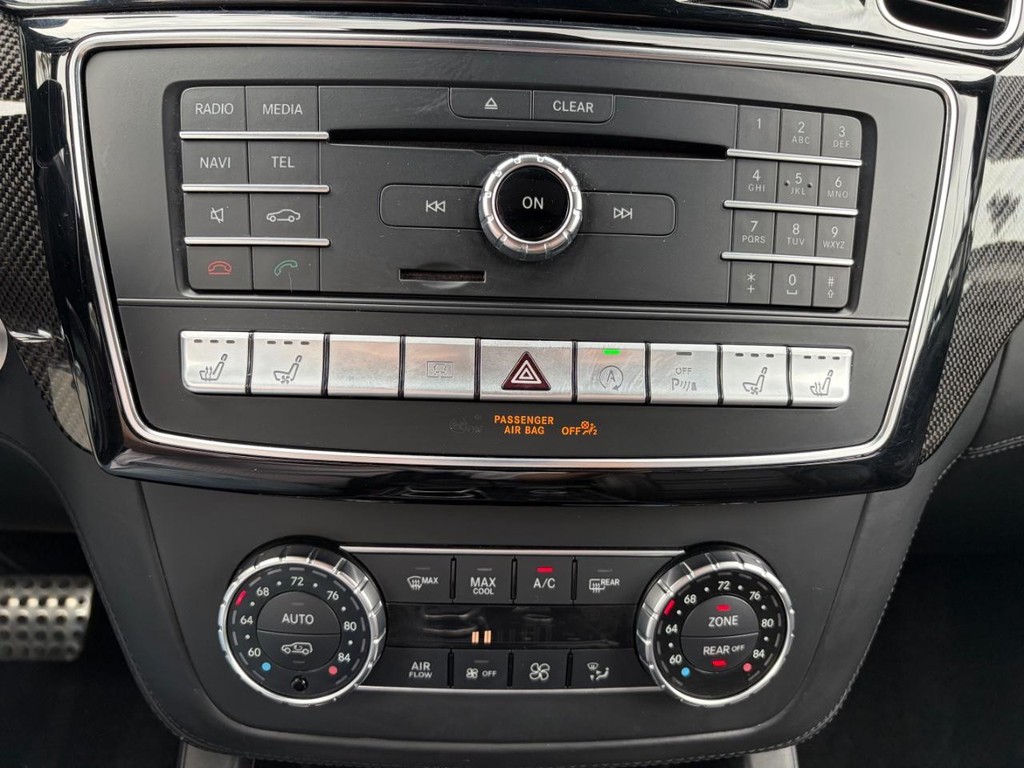 Mercedes-Benz GLS 63 AMG Vehicle Full-screen Gallery Image 25