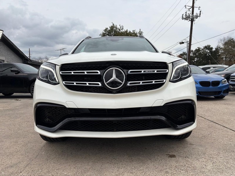 Mercedes-Benz GLS 63 AMG Vehicle Full-screen Gallery Image 02