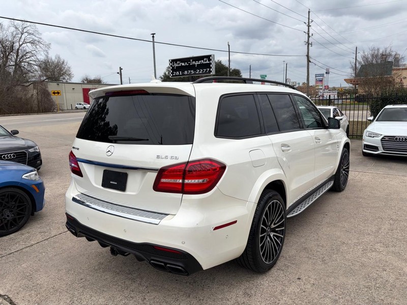 Mercedes-Benz GLS 63 AMG Vehicle Full-screen Gallery Image 06