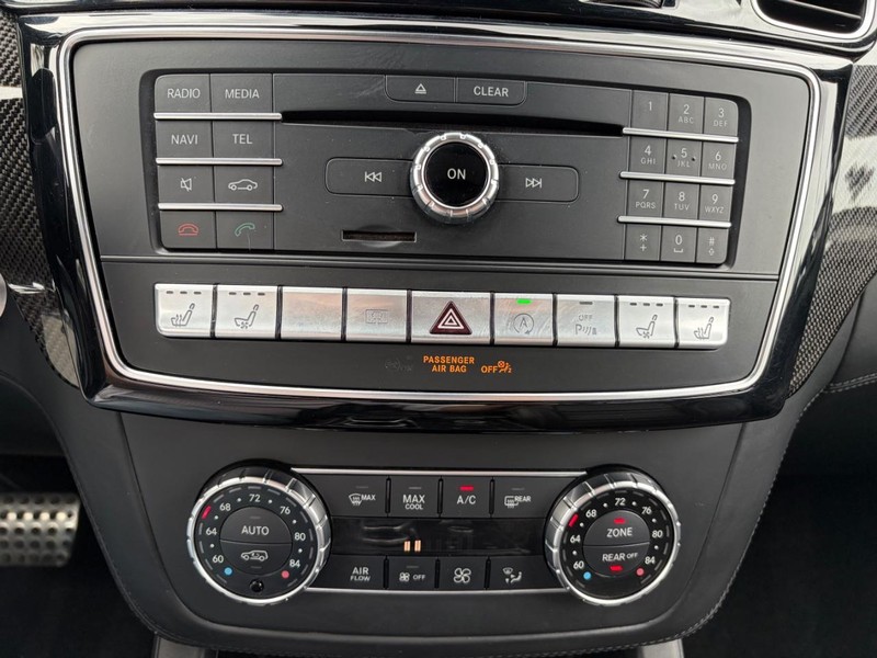 Mercedes-Benz GLS 63 AMG Vehicle Full-screen Gallery Image 25