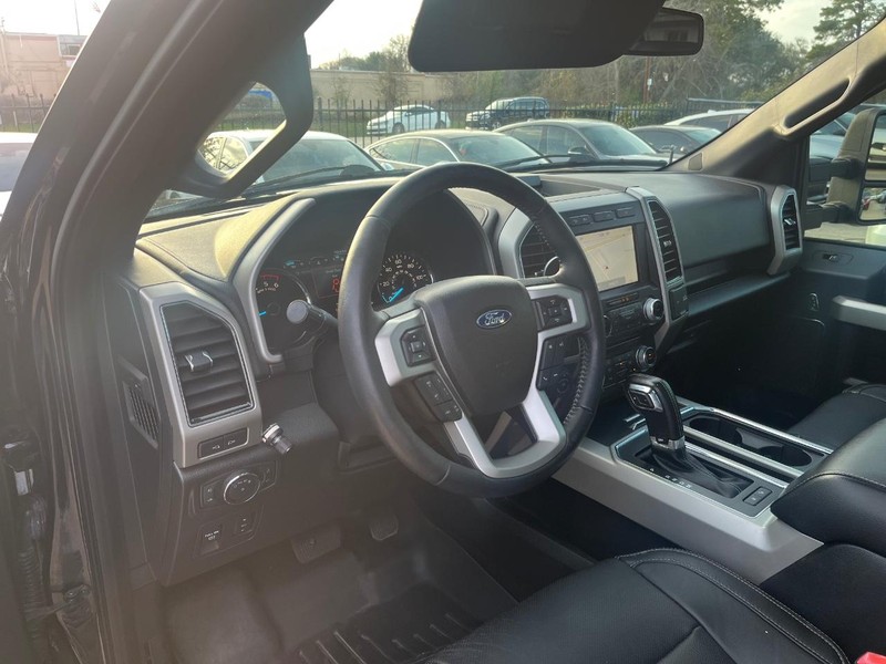 Ford F-150 Vehicle Full-screen Gallery Image 10