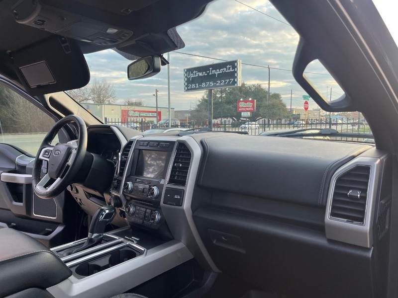 Ford F-150 Vehicle Full-screen Gallery Image 12