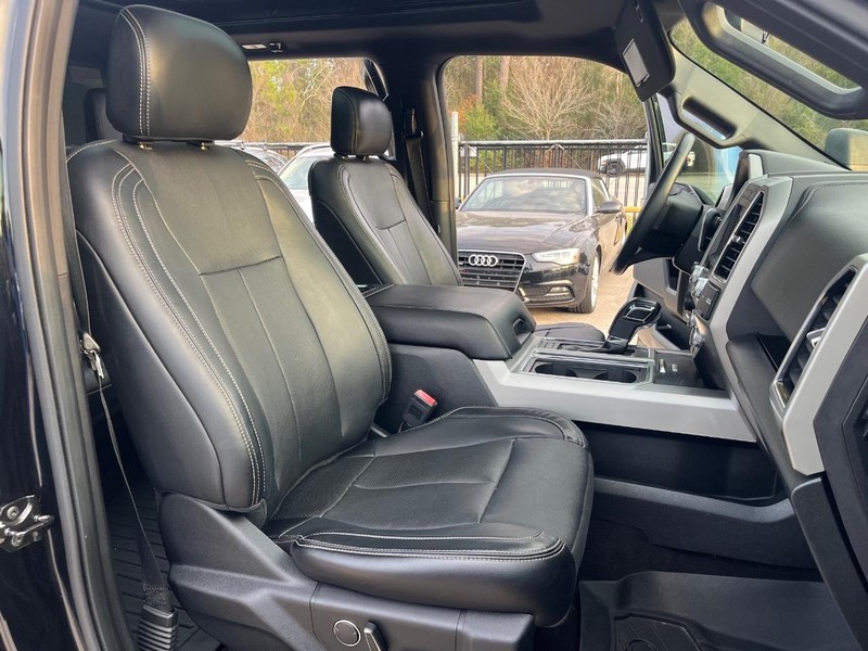 Ford F-150 Vehicle Full-screen Gallery Image 13