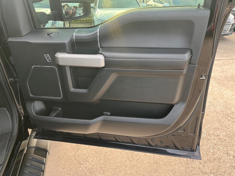 Ford F-150 Vehicle Full-screen Gallery Image 14