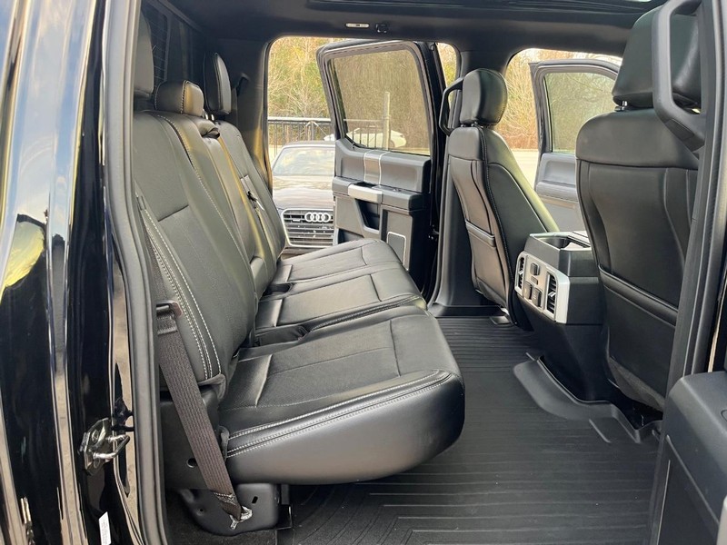 Ford F-150 Vehicle Full-screen Gallery Image 15