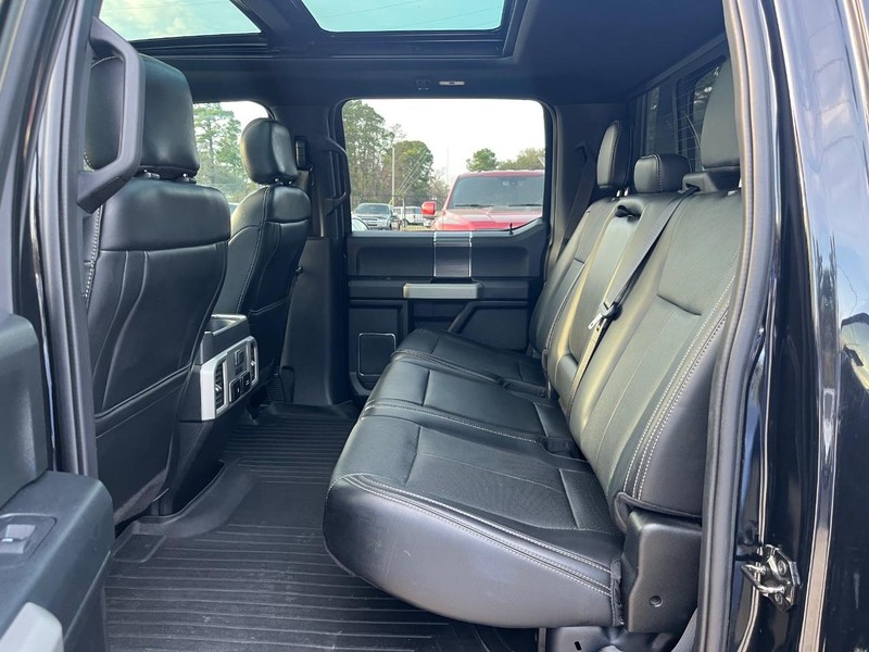 Ford F-150 Vehicle Full-screen Gallery Image 17