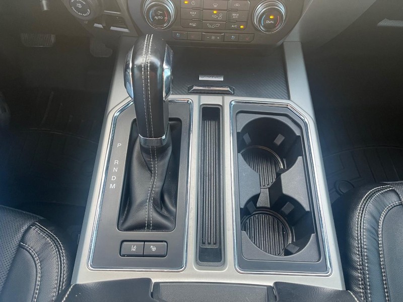 Ford F-150 Vehicle Full-screen Gallery Image 22