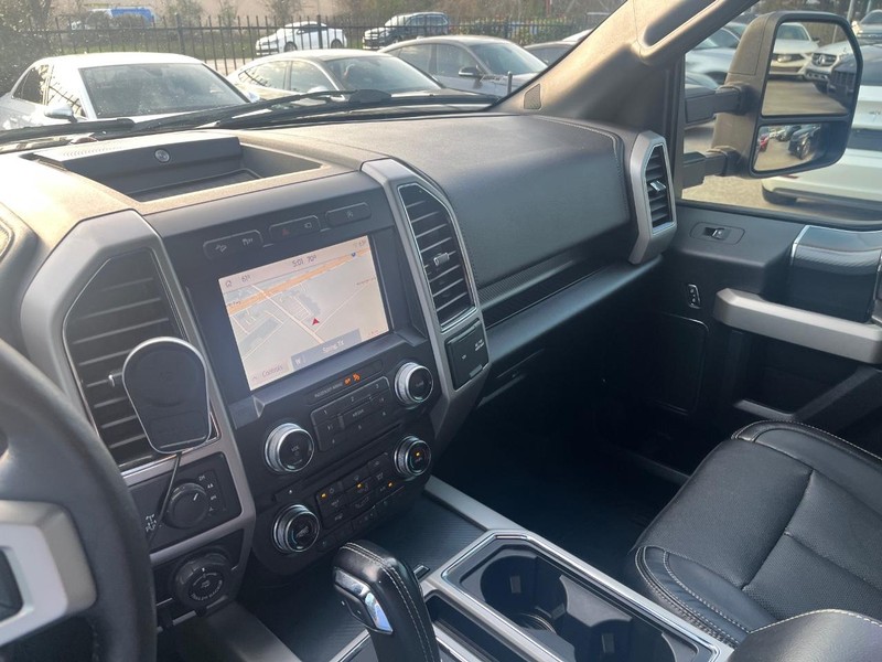 Ford F-150 Vehicle Full-screen Gallery Image 23