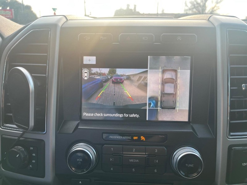 Ford F-150 Vehicle Full-screen Gallery Image 25