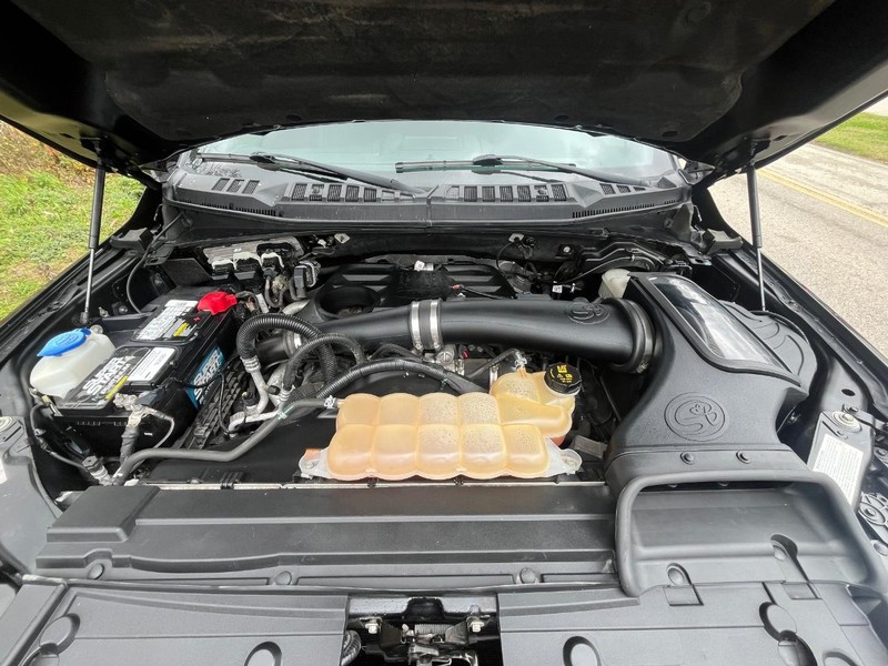 Ford F-150 Vehicle Full-screen Gallery Image 28