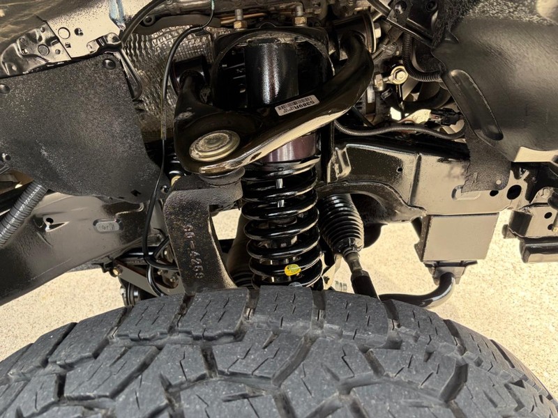 Toyota Tundra 4WD Vehicle Full-screen Gallery Image 30