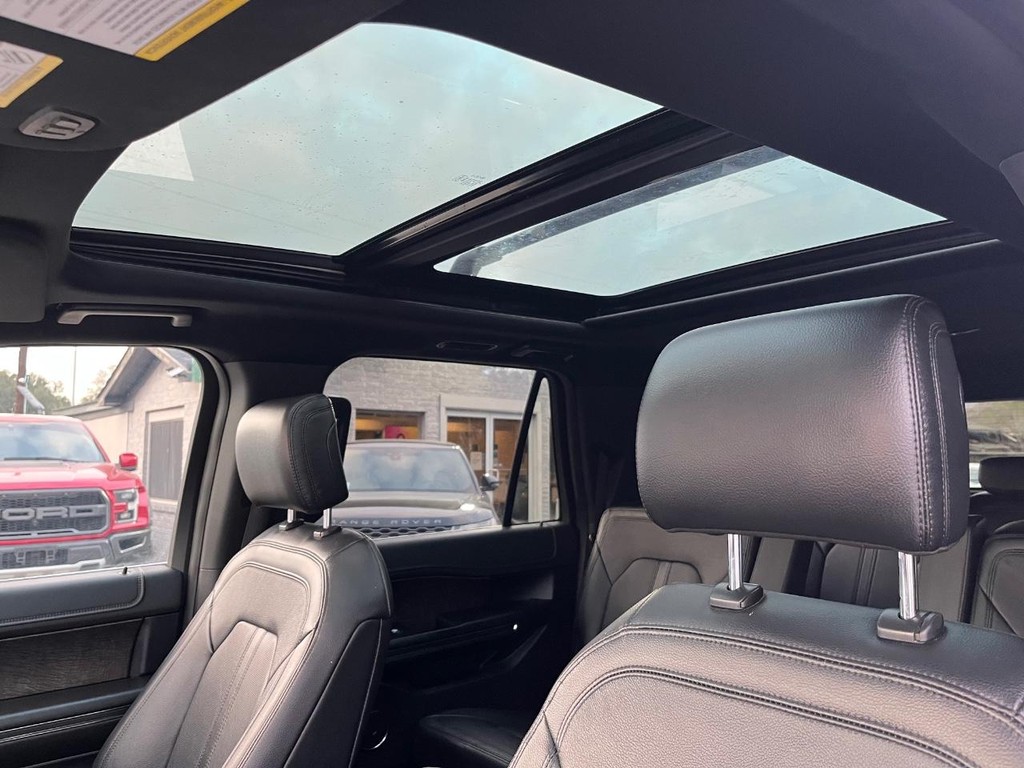 Ford Expedition Max Vehicle Full-screen Gallery Image 28