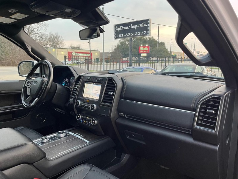 Ford Expedition Max Vehicle Full-screen Gallery Image 13