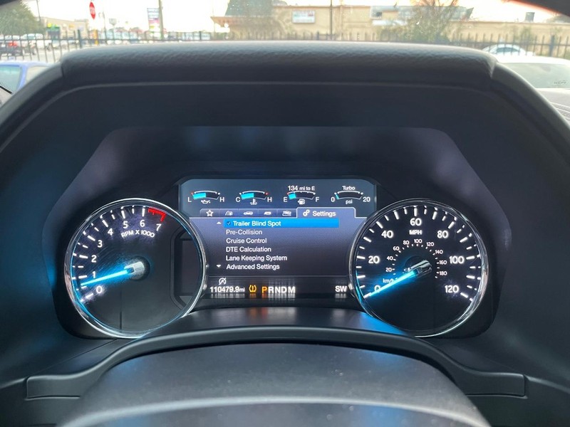 Ford Expedition Max Vehicle Full-screen Gallery Image 24