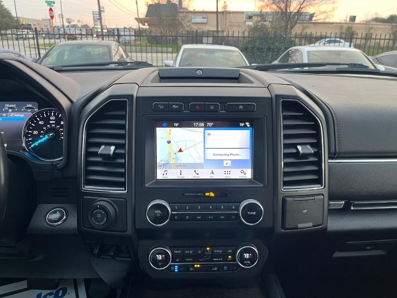 Ford Expedition Max Vehicle Full-screen Gallery Image 25