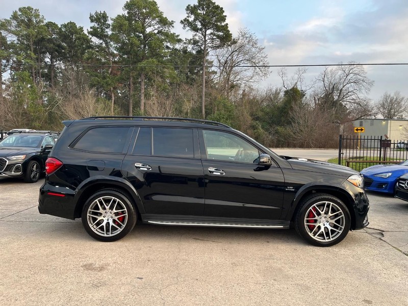 Mercedes-Benz GLS 63 AMG Vehicle Full-screen Gallery Image 05